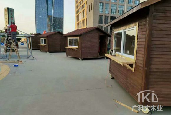 防腐木木屋售卖亭.jpg
