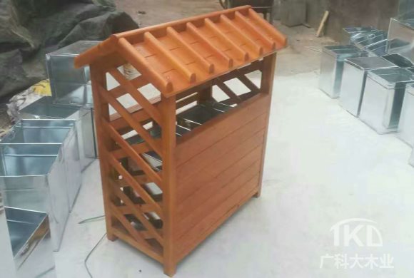 防腐木垃圾桶花箱.jpg